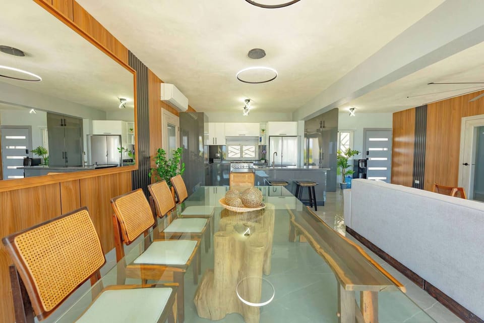 Apartment, 3 Bedrooms, Balcony | Dining room