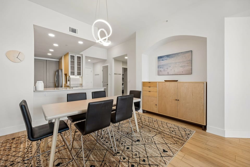 Sunny Dining Area with Seating for 6