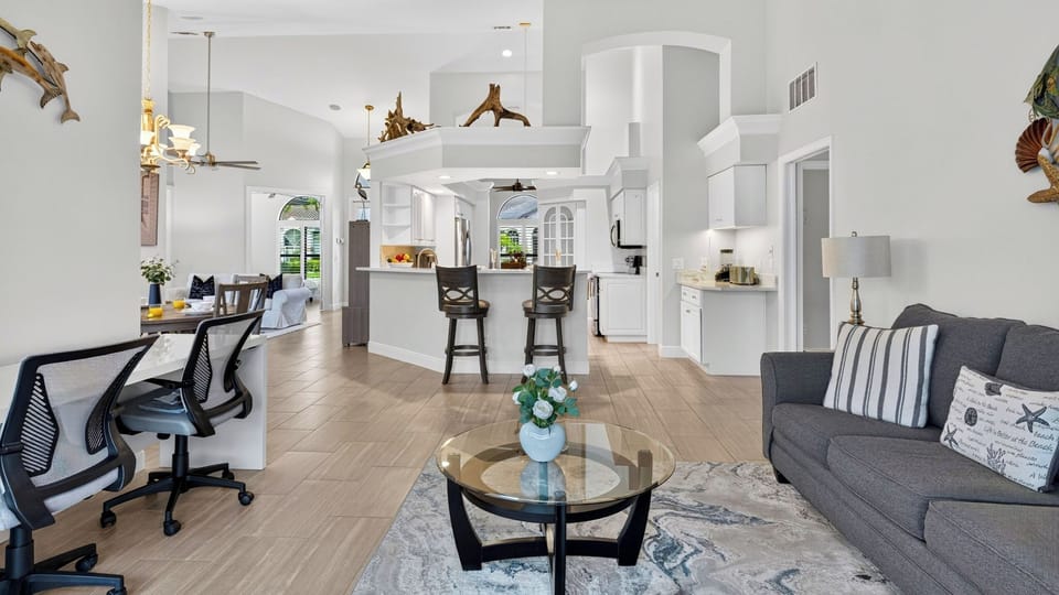House (4 Bedrooms) | Interior