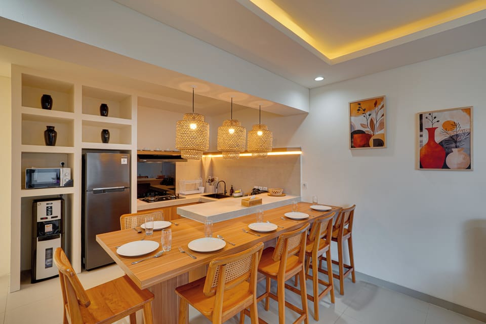 Villa, Balcony, Pool View | Dining room