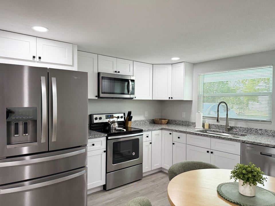 4BR Beach & Boating Escape - Sleeps 10 (8434)