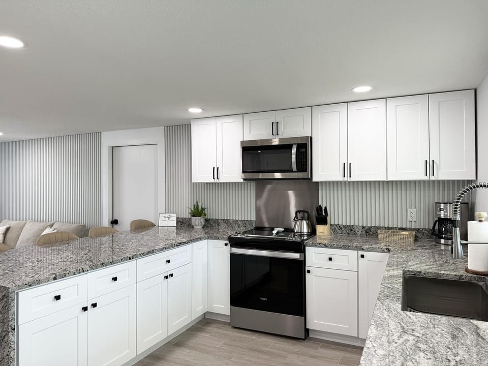 4BR Beach & Boating Escape - Sleeps 10 (8414)