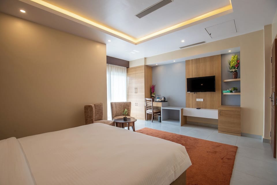 Deluxe Double or Twin Room | Desk, laptop workspace, soundproofing, free WiFi