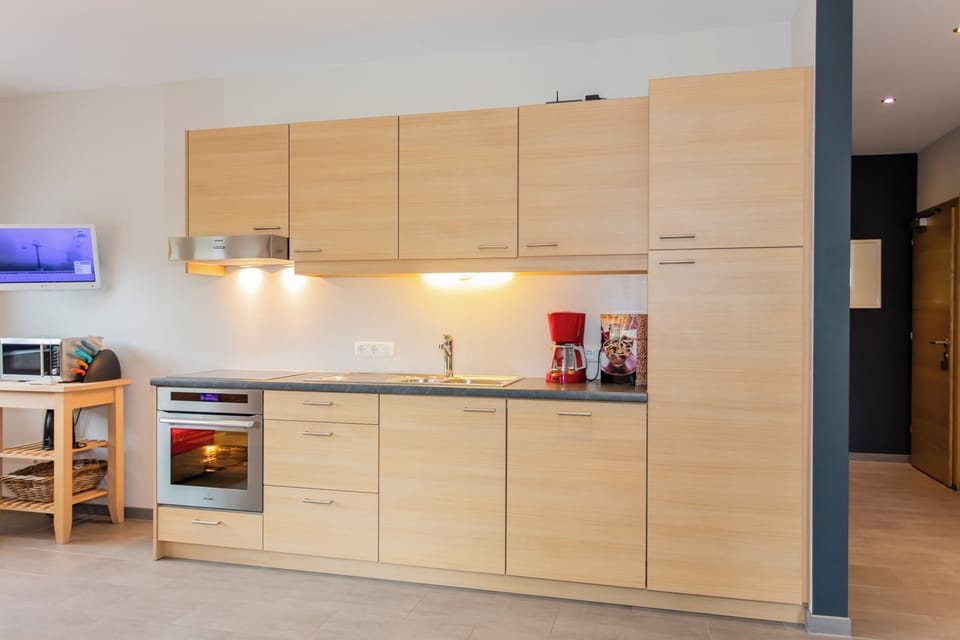 Superior Condo, Balcony, Mountain View | Private kitchen | Fridge, microwave, oven, stovetop