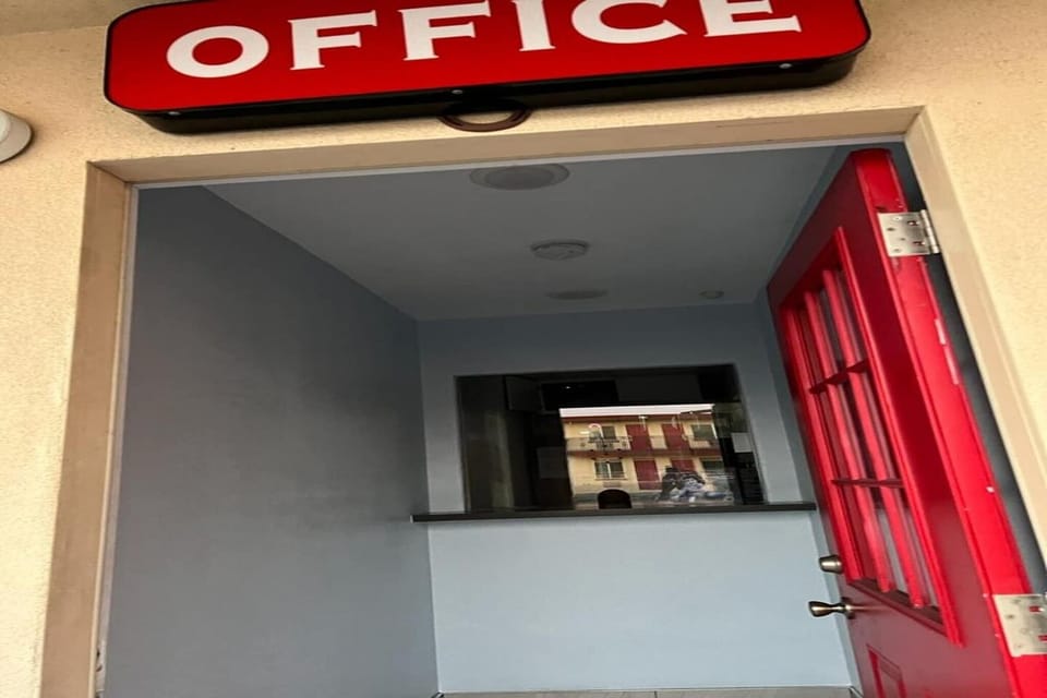 Entrance / Reception