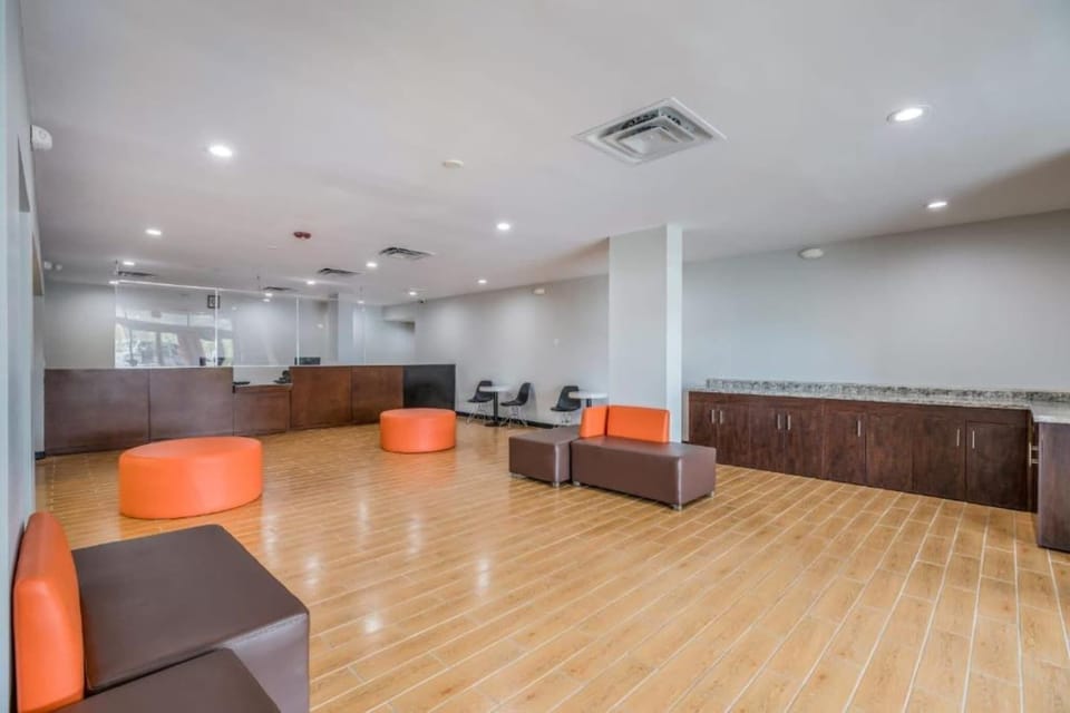 Entrance / Reception