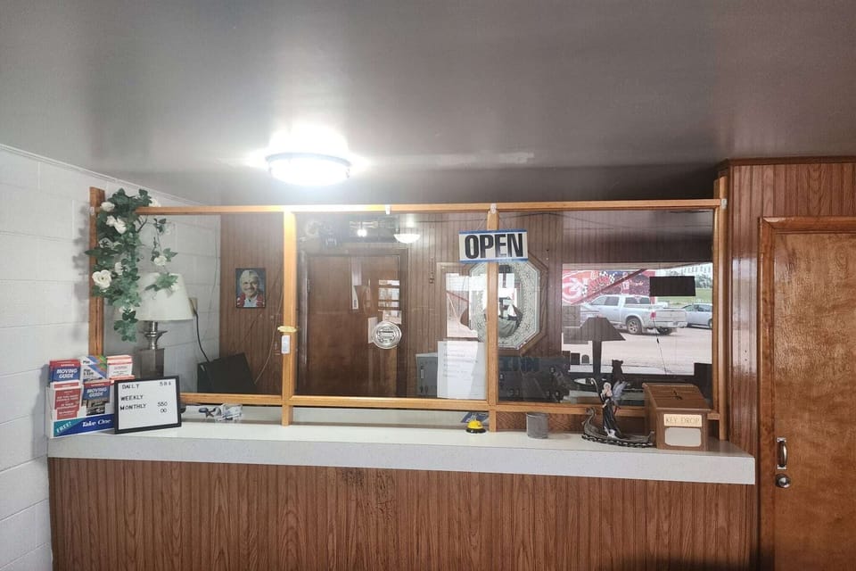 Entrance / Reception