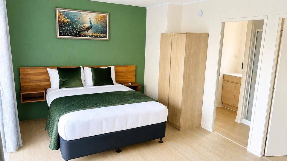 Standard Studio | Premium bedding, minibar (free items), WiFi (free)