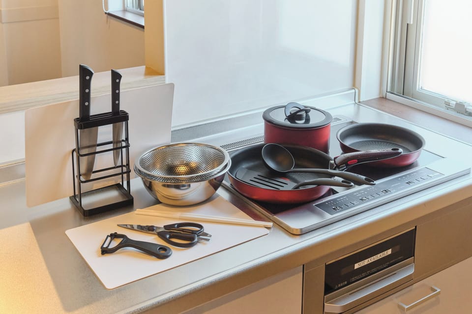 Deluxe Apartment, City View | Private kitchen | Full-size fridge, microwave, stovetop, cookware/dishes/utensils