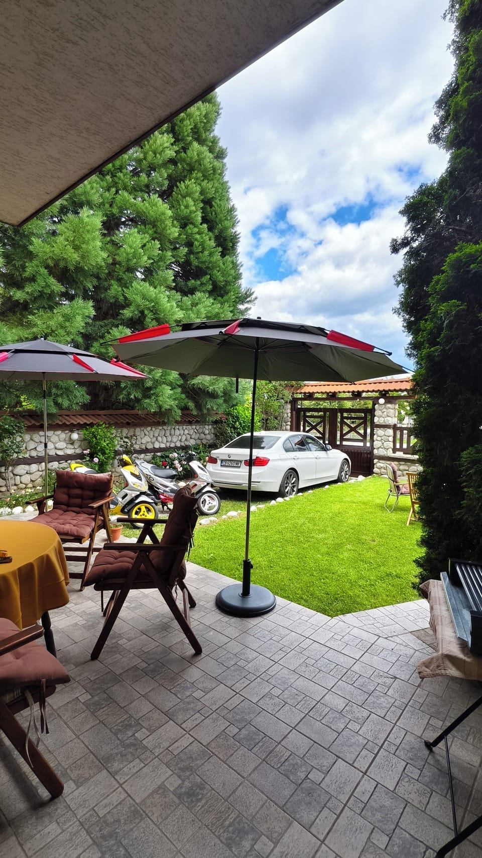 Outdoor dining
