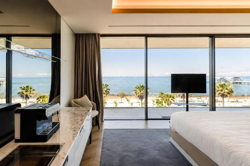 Junior Suite, Balcony, Sea View | In-room safe, desk, blackout drapes, WiFi (free)