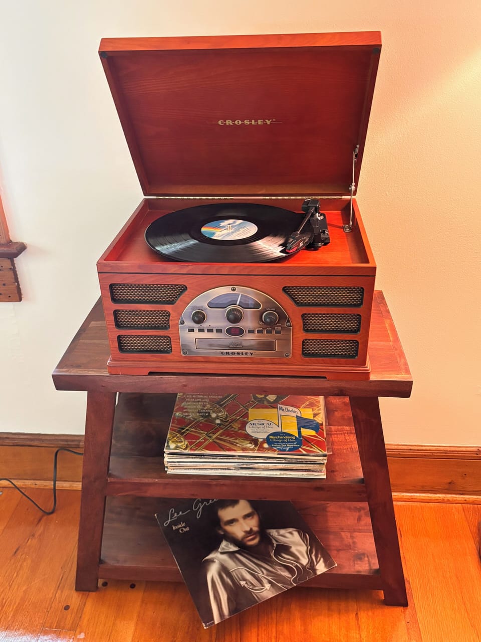 Enjoy easy listening on our record player or simply listen to the radio.
