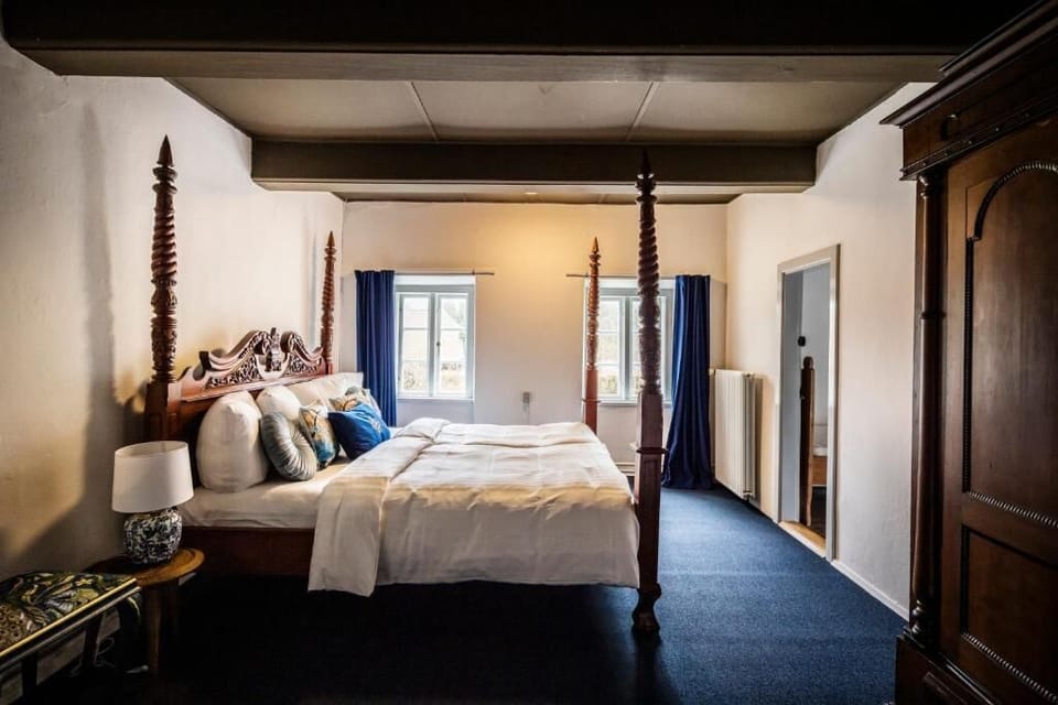 Eastwing suite | Desk, free WiFi