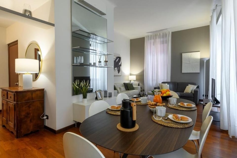 Deluxe Apartment, Balcony | Dining