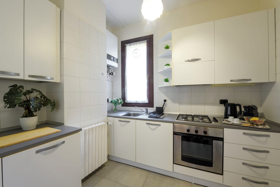 Deluxe Apartment, Balcony | Private kitchen