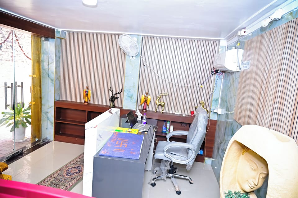 Basic Double Room | Desk, laptop workspace, WiFi (free)