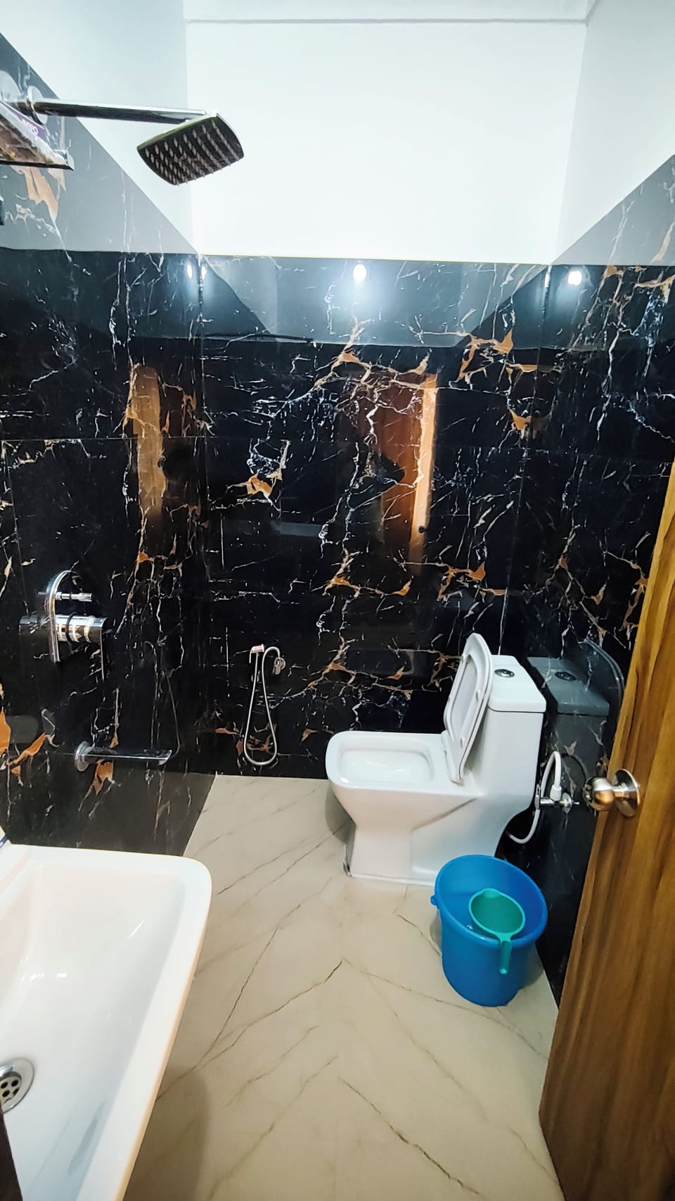 Shower, hair dryer (on request), towels, soap