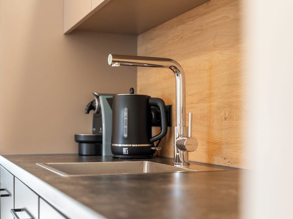 Design Condo, 2 Bedrooms, Mountain View | Private kitchen | Fridge, stovetop, cookware/dishes/utensils