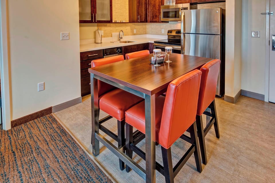 Suite, 1 Double Bed | Private kitchen | Coffee/tea maker, fridge, microwave, stovetop