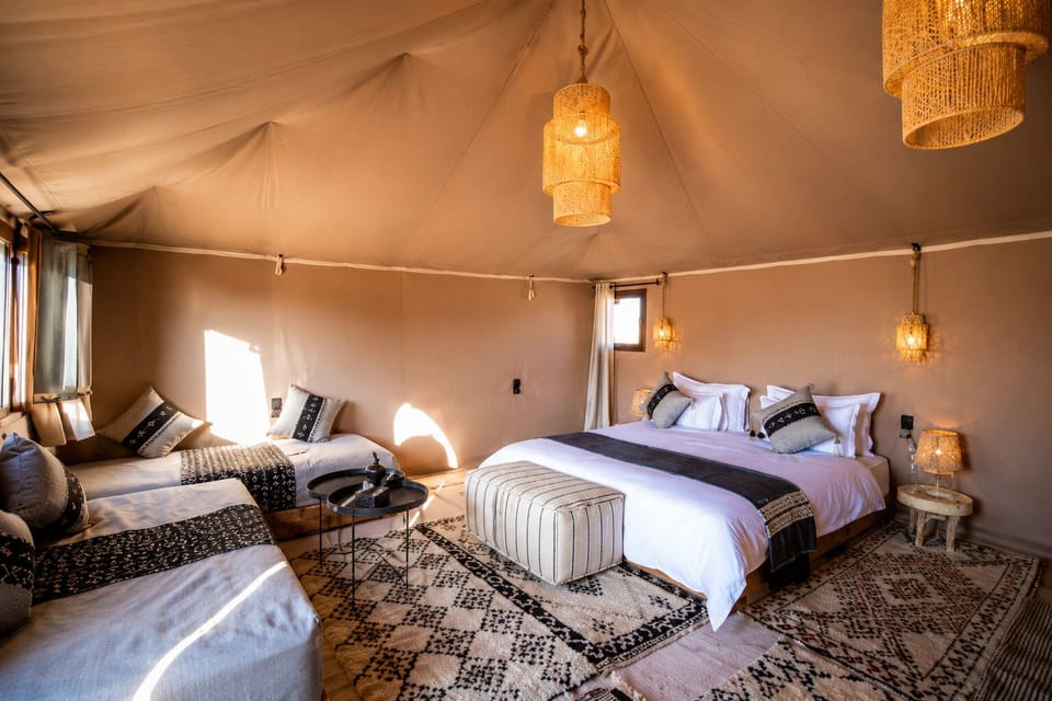 WiFi (free), bed sheets