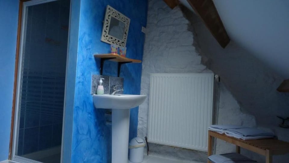 Family Room, Non Smoking | Bathroom
