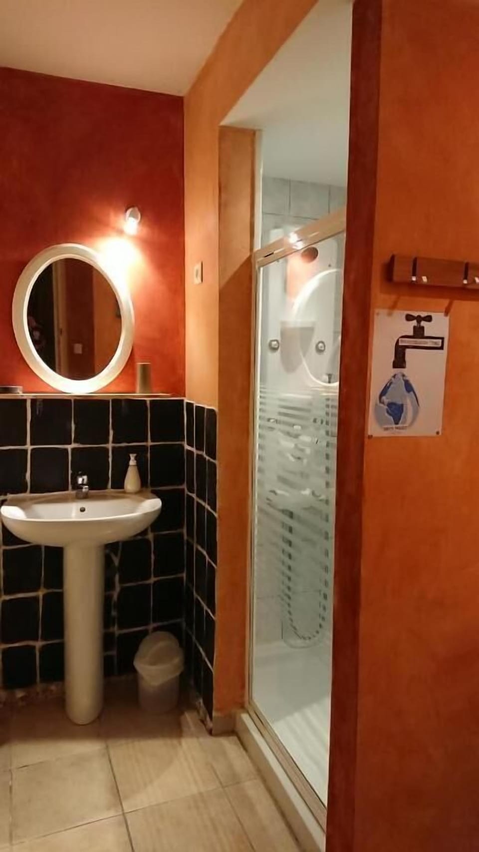 Double Room, 1 Queen Bed, Non Smoking, Pets Not Allowed | Bathroom