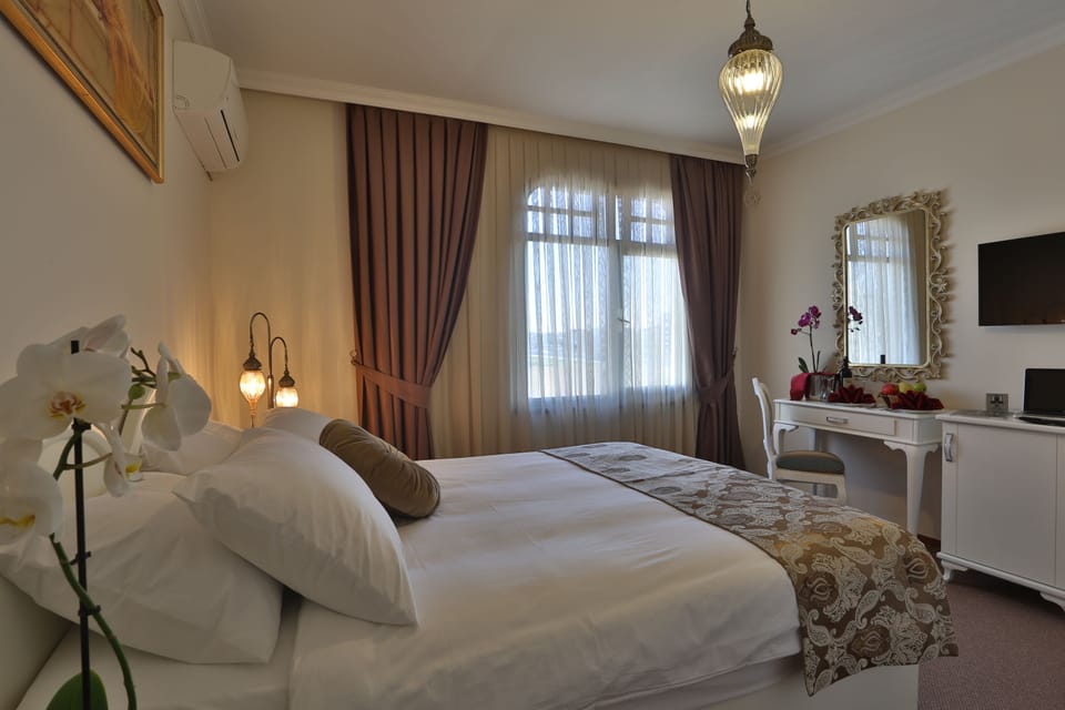 Standard Room | Egyptian cotton sheets, premium bedding, down comforters, pillowtop beds