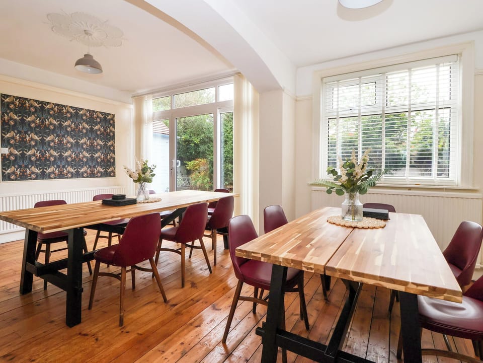 Cottage | Dining