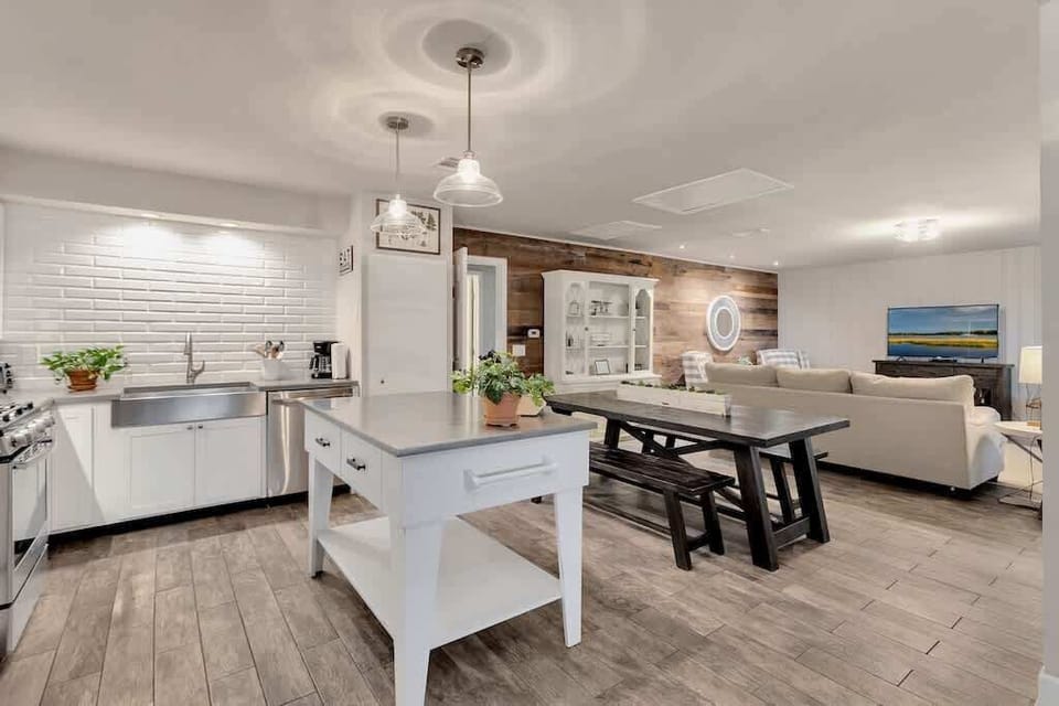 Open Space Concept w/ Living Area, Dining, & Kitchen
