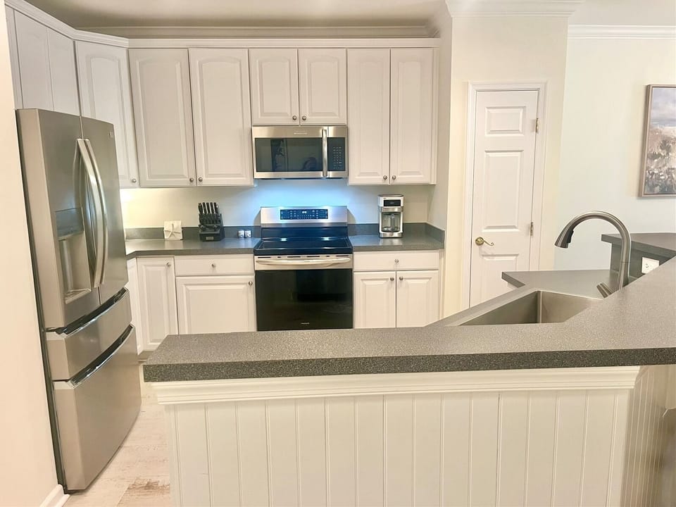 Fully equipped kitchen