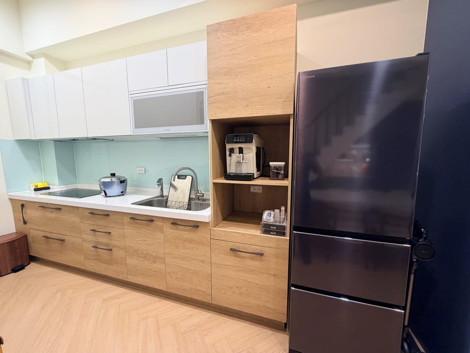 Comfort House, 4 Bedrooms, City View | Private kitchen | Shared fridge, stovetop, highchair