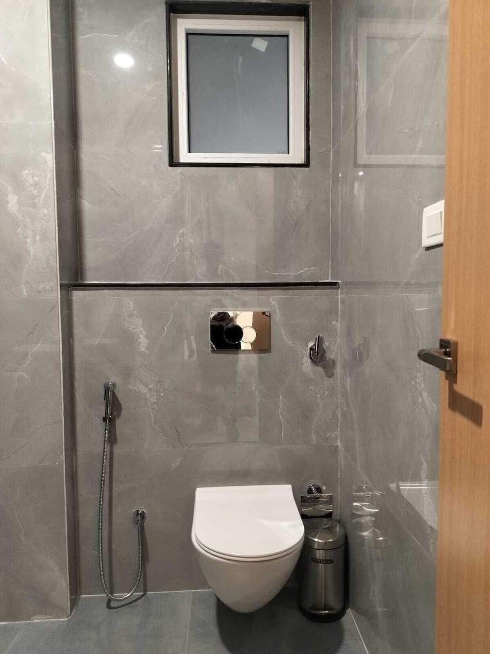 Deluxe Room | Bathroom | Combined shower/tub, towels