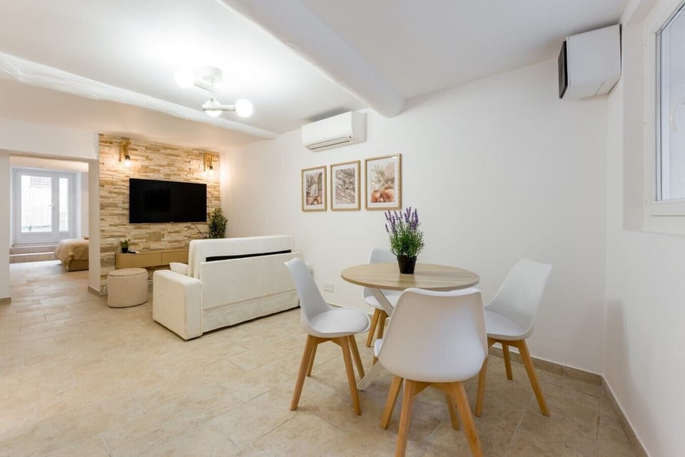 Salon et espace repas