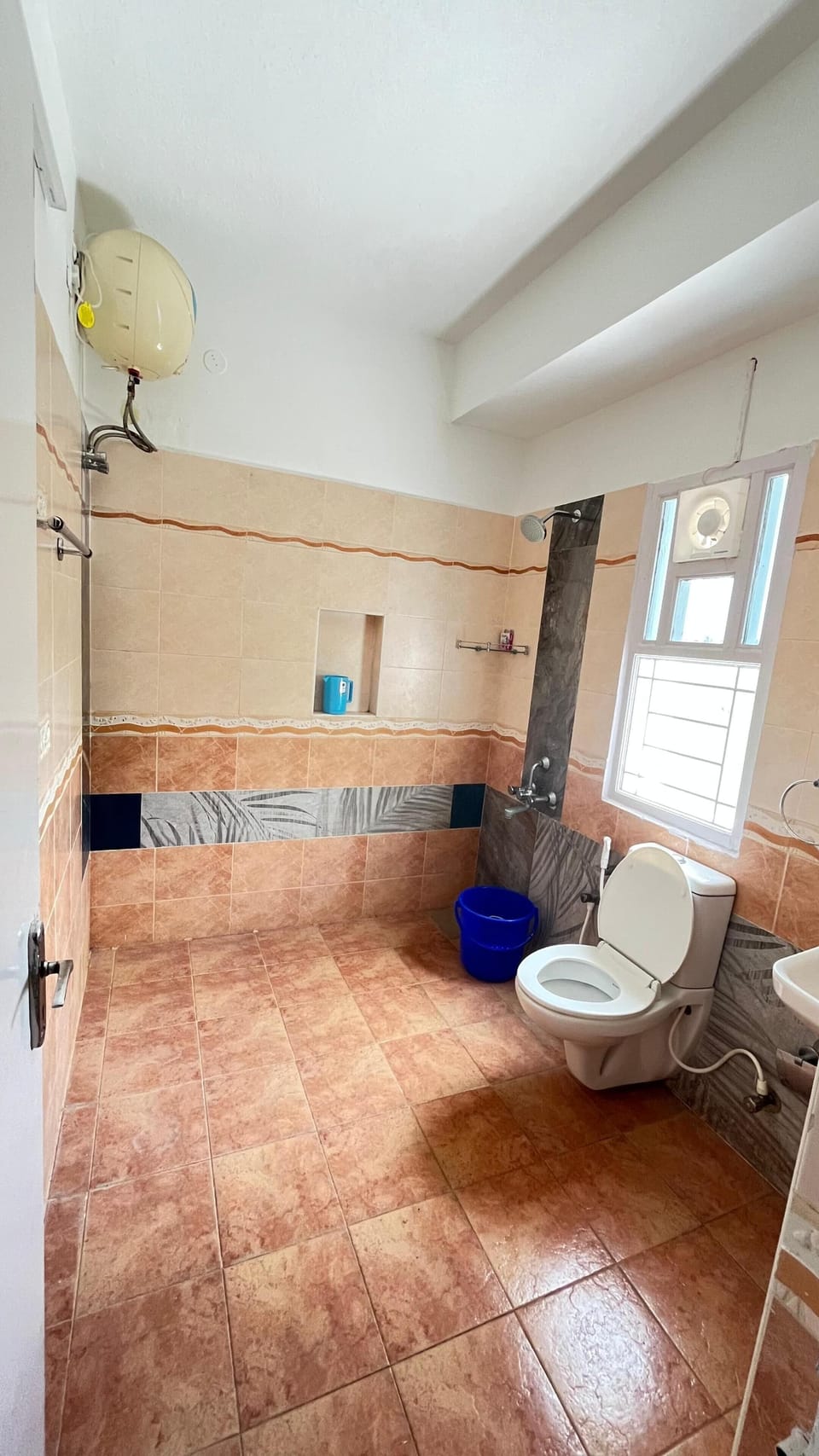Shower, free toiletries, hair dryer, slippers