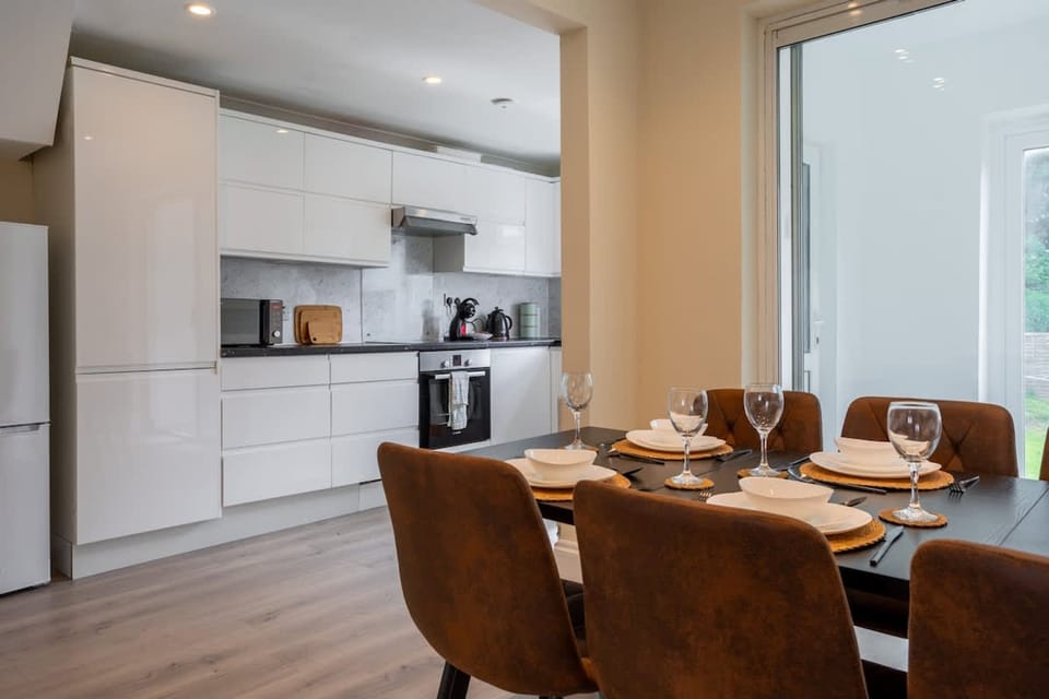 House | 3 bedrooms, high-speed internet