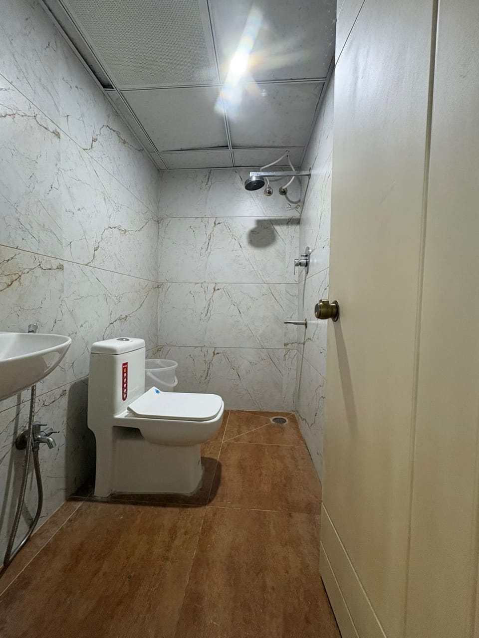 Standard Room | Bathroom | Slippers