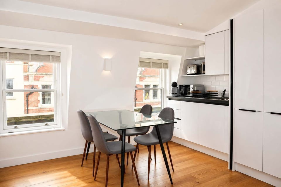 The kitchen and dining area