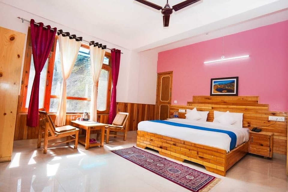Superior Double Room, City View | Desk, free WiFi