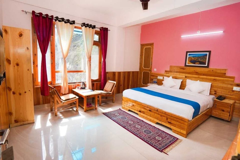 Superior Double Room, City View | Desk, free WiFi