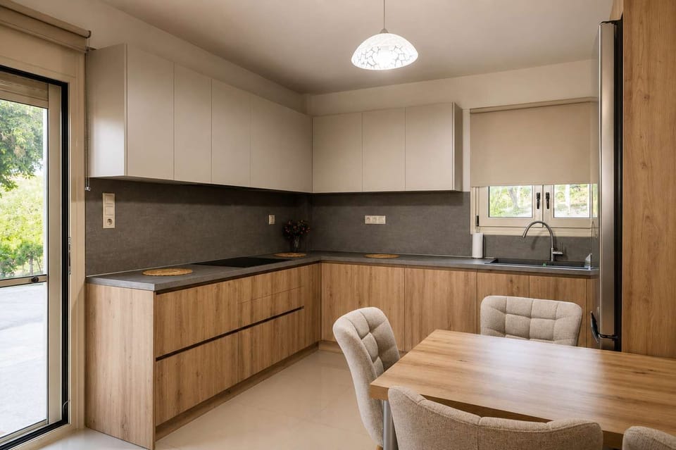 Fully equipped kitchen for easy home-style cooking.