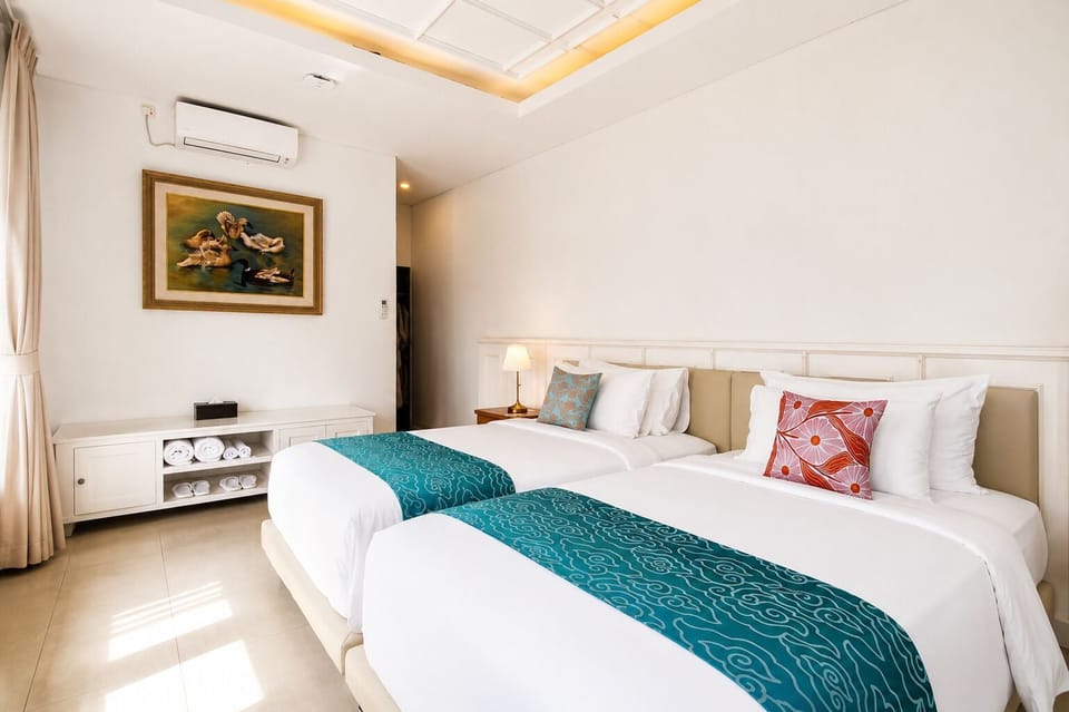 Villa Dahlia | Desk, WiFi (free), bed sheets