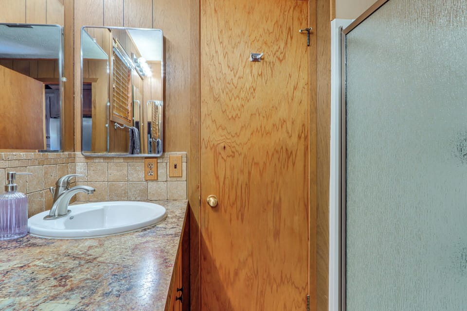 Full Bathroom | Main Floor