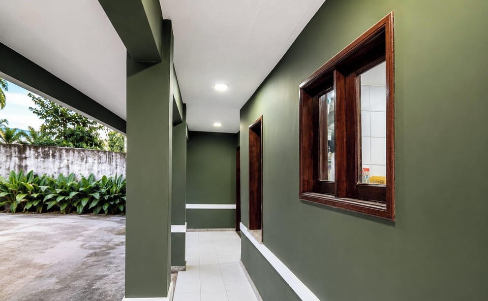 House, 5 Bedrooms, Pool Access, Pool View | Interior