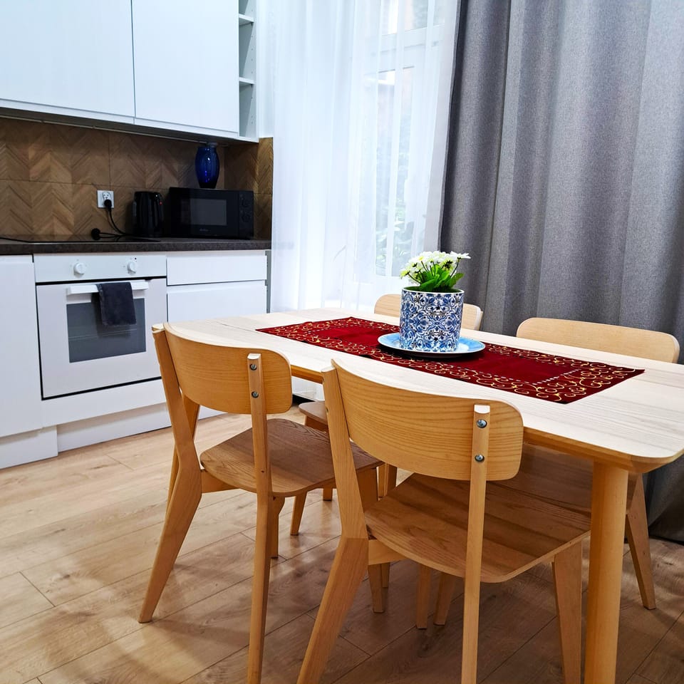 Comfort Apartment, Patio | Dining