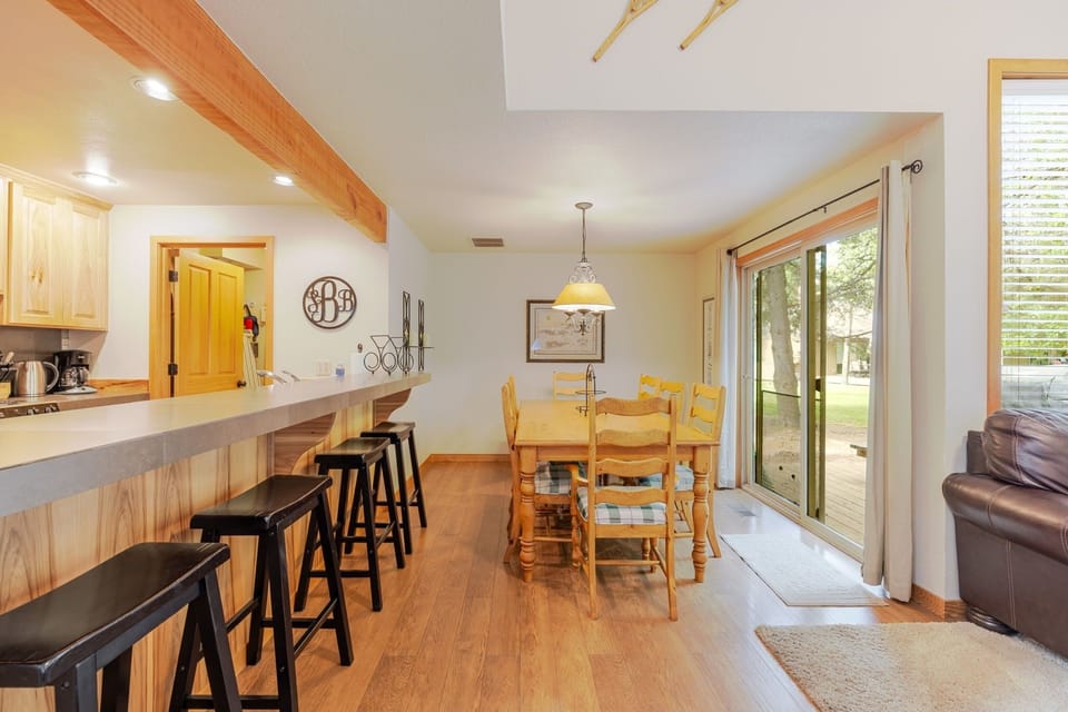 Condo, 3 Bedrooms | Dining
