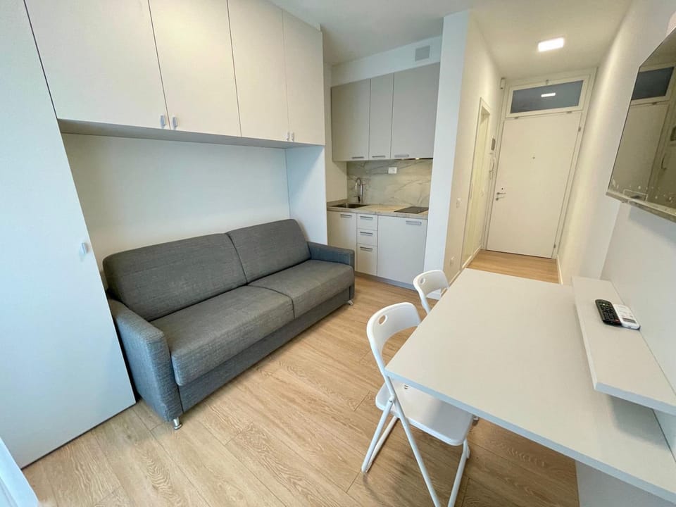 Studio, Balcony, Pool View | Living area