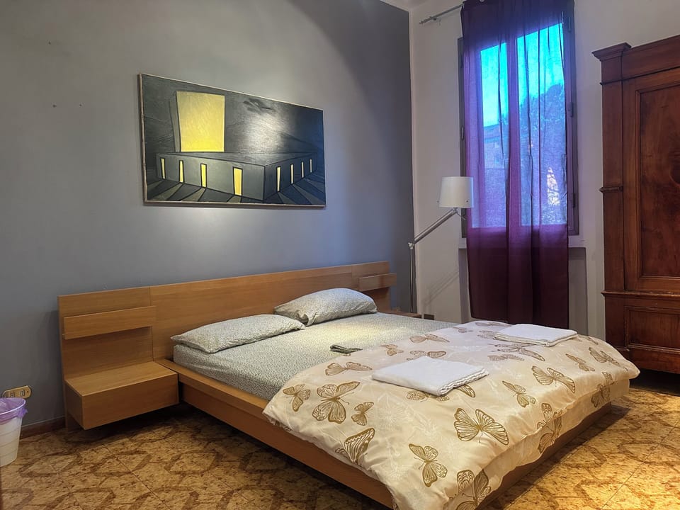 Double Room, 1 Queen Bed, Non Smoking | Free WiFi