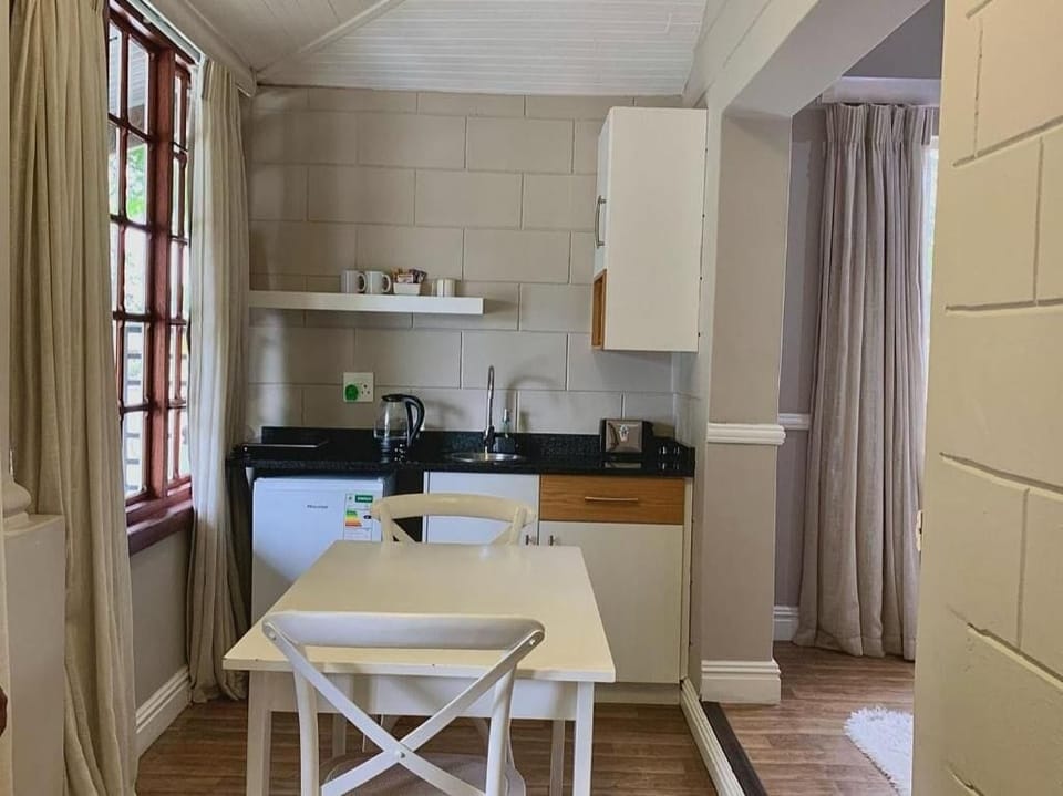 Villa, Garden View | Private kitchen