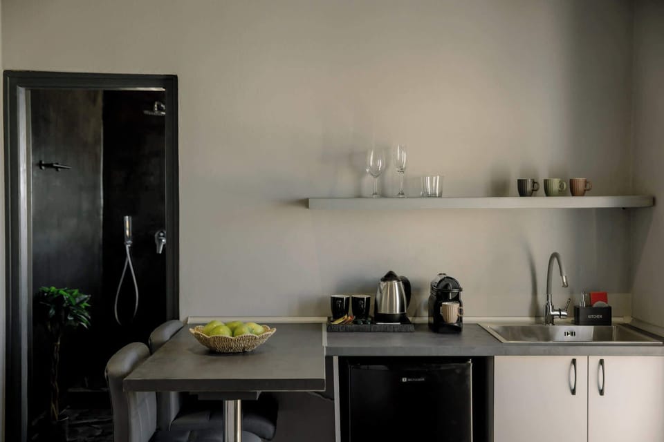 Well-equipped kitchenette with coffee essentials and everything needed for a light stay.