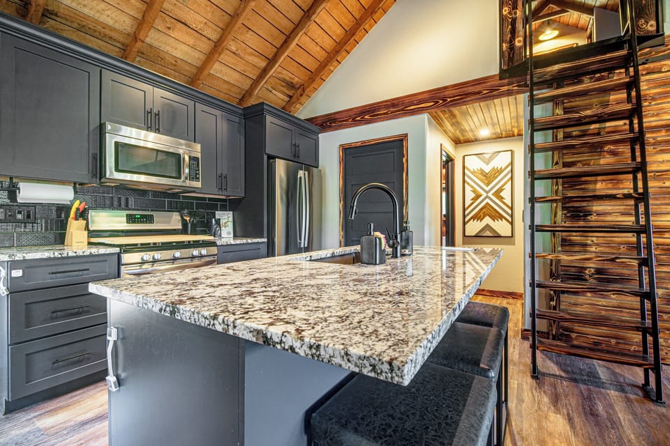 House (2 Bedrooms) | Interior